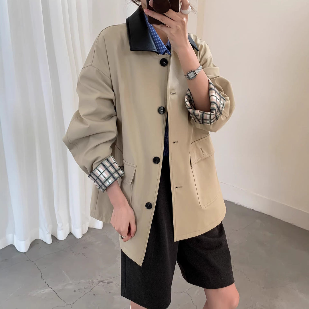 Damska krótka kurtka in Trench styl z Leather kołnierzem i Cuffable Checkered Cuffs Lumaza