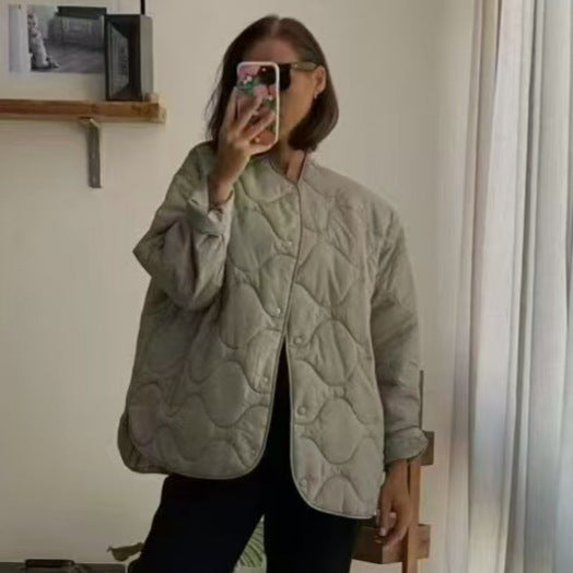 Damska oversize pikowana kurtka without kołnierzem z Snap guzikami Closure i Rounded dołem Lumaza