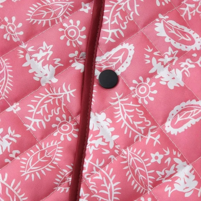 Damska pikowana krótka kurtka z V-neck, paisley Wzór i contrasting lamówka