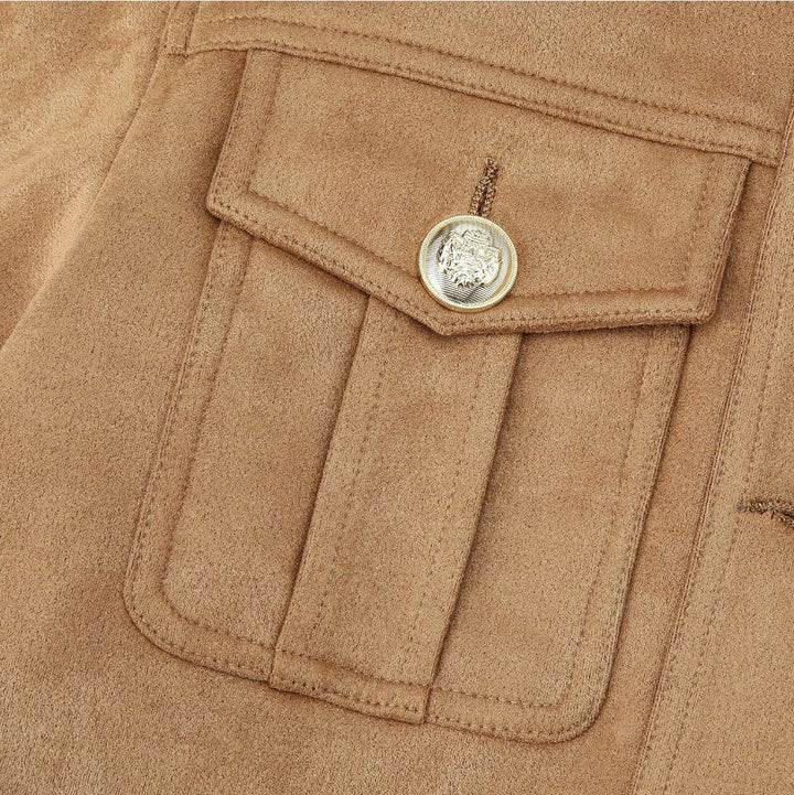 Damska krótka kurtka made of suede look z ze stójką i z naszywanymi kieszeniami Lumaza