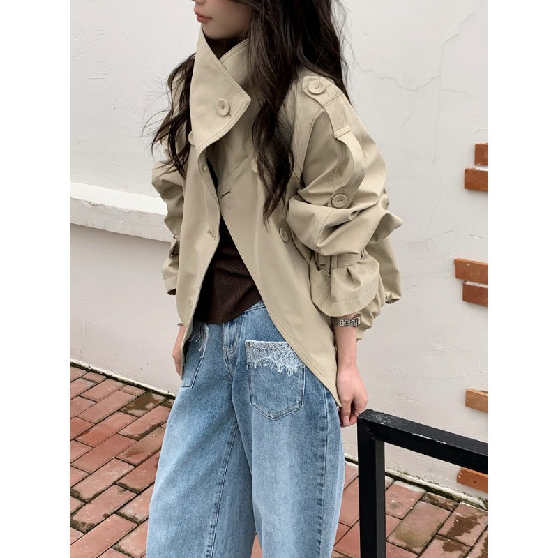 Damska oversize trencz kurtka z Wide Cut i Epaulettes Lumaza