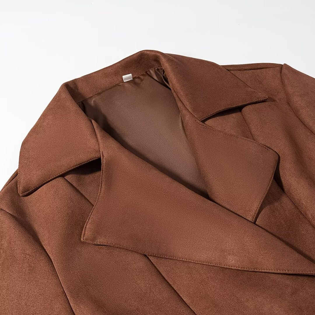 Damska krótka kurtka in suede look z waist paskiem i dużymi lapel Lumaza