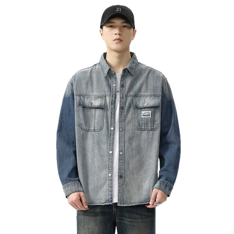 Męska koszula wierzchnia wykonany z denim z kontrastowy rękawy i lekki used wash
