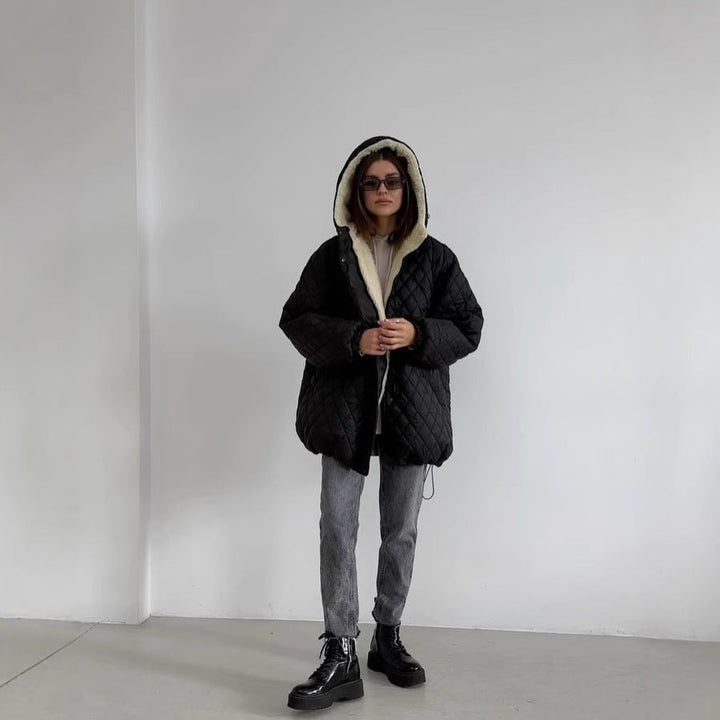 Damska oversize pikowana kurtka z Teddy Lining i Hood Lumaza