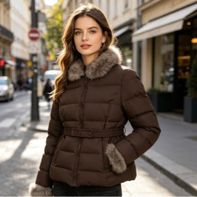 Damska krótka taliowana winter pikowana kurtka z removable faux fur kołnierzem, tonal waist straps i concealed two-way zamkiem błyskawicznym Lumaza