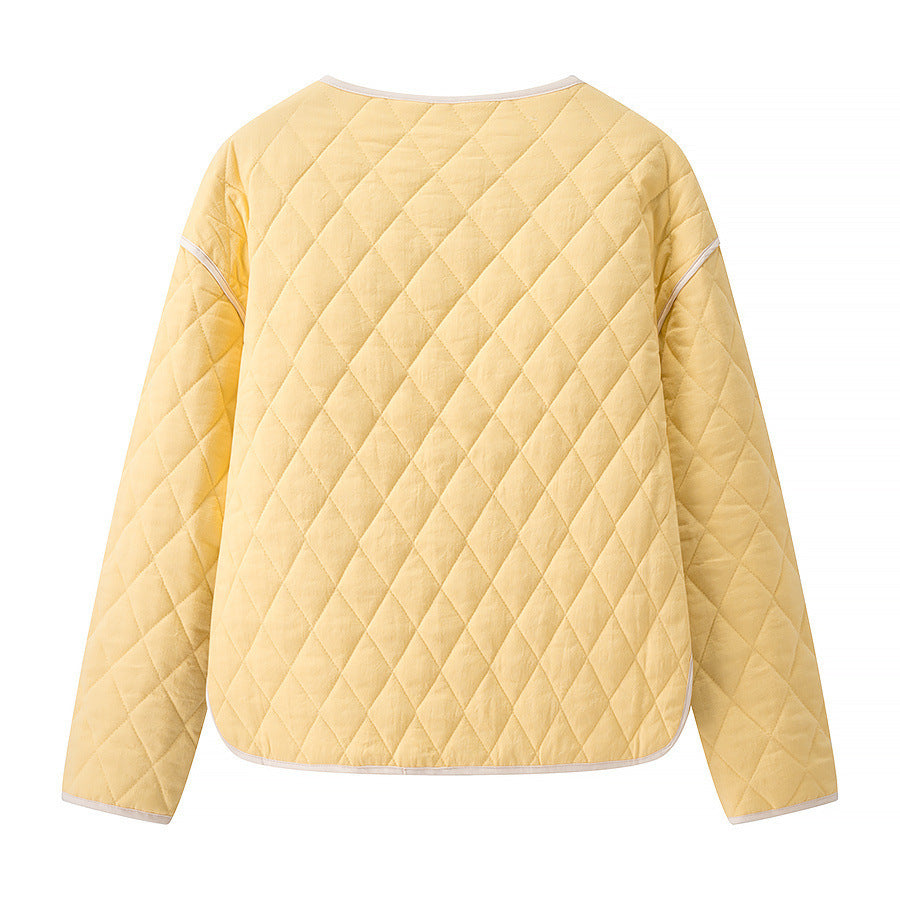 Damska pikowana krótka kurtka z diamond pikowaniem, contrasting piping, i rounded dołem Lumaza