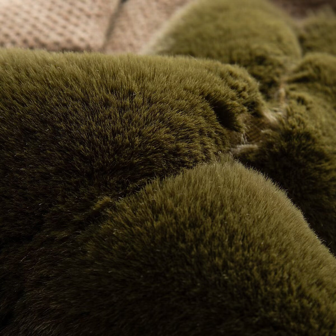 Damska krótka kurtka z Faux Fur Insert, Chunky dzianinowa rękawami i ze stójką Lumaza