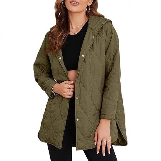Damska pikowana z kapturem kurtka z oversize cut, snap guzikami closure i side slits Lumaza