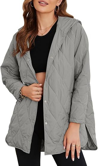 Damska pikowana z kapturem kurtka z oversize cut, snap guzikami closure i side slits Lumaza