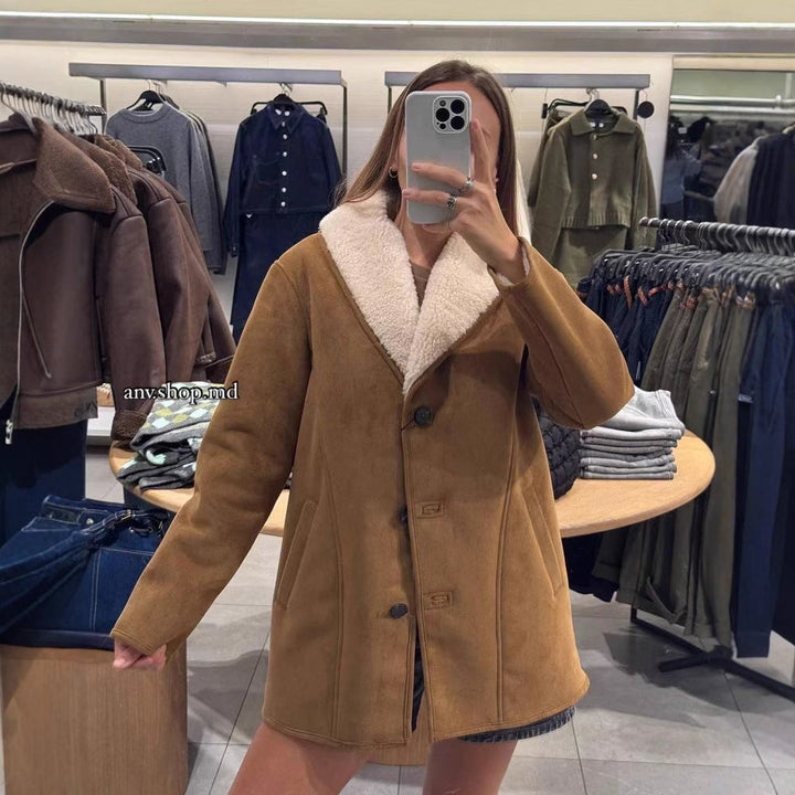 Damska krótka płaszcz in velour look z teddy lining i shawl kołnierzem Lumaza