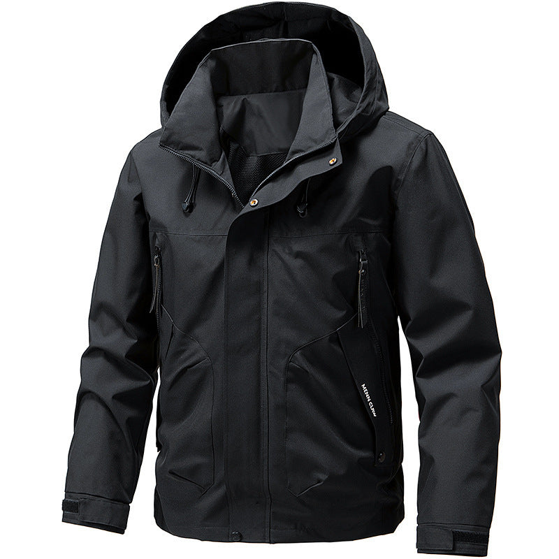 Męska oddychająca kurtka softshell outdoorowy z wiatroszczelna membrana, regulowany kapturem i zamkiem kieszeniami