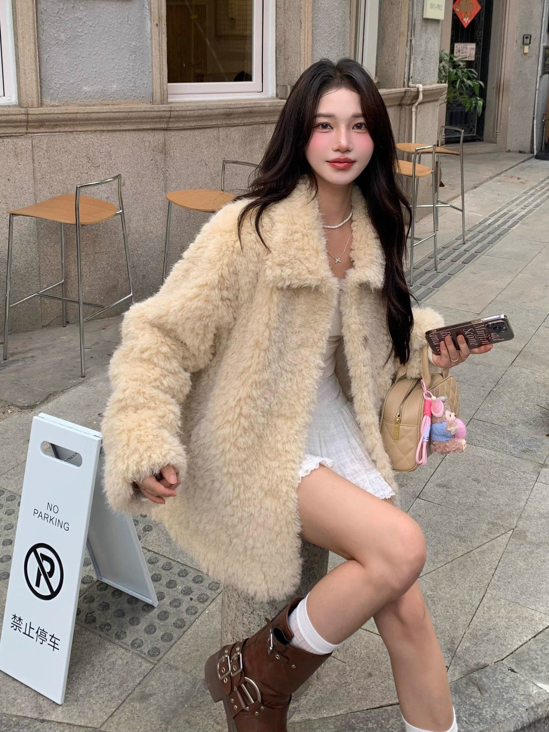 Damska Cozy Faux Fur Teddy płaszcz in oversize Cut Lumaza
