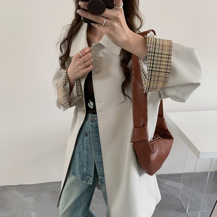 Damska lekka trencz z contrasted checked cuffs Lumaza