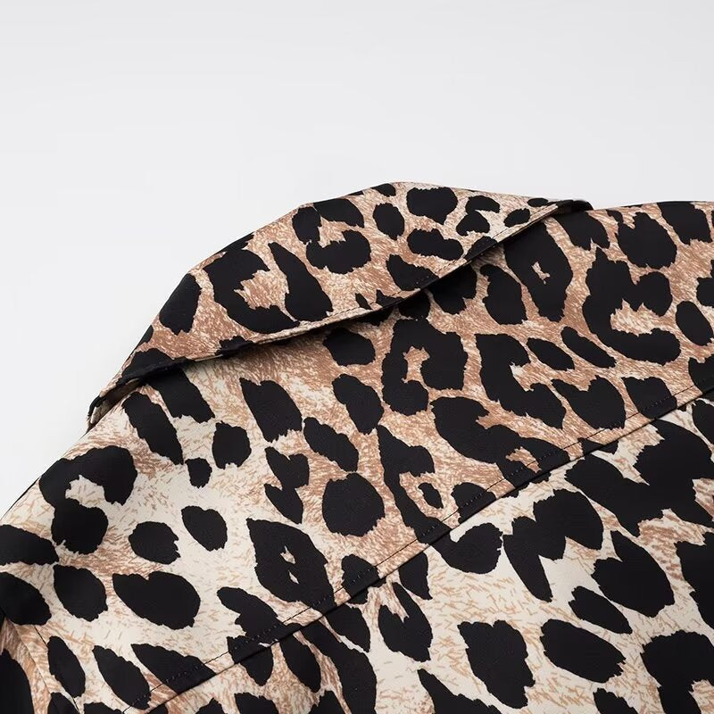 Damska krótka Field kurtka in Leopard Pattern z Wide Lapels i klapką kieszeniami Lumaza