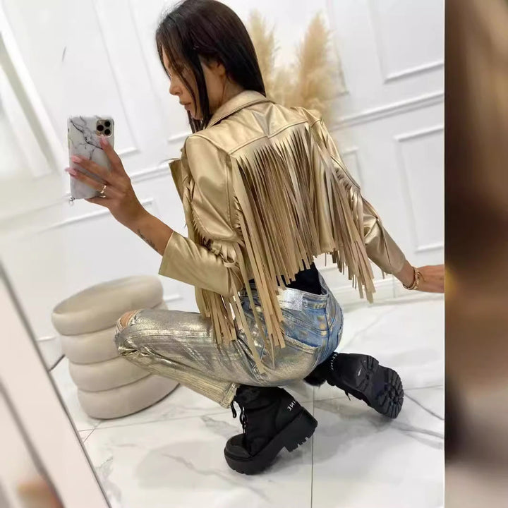 Damska krótka kurtka in biker styl z metallic look i długa leather fringes Lumaza