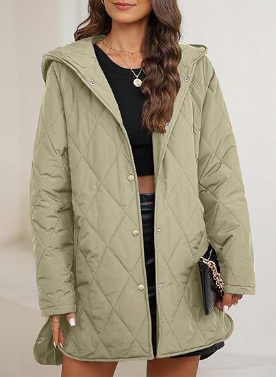 Damska pikowana z kapturem kurtka z oversize cut, snap guzikami closure, i side slits Lumaza