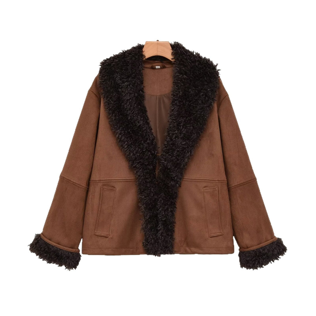 Damska krótka kurtka in lambskin look z voluminous shawl kołnierzem Lumaza