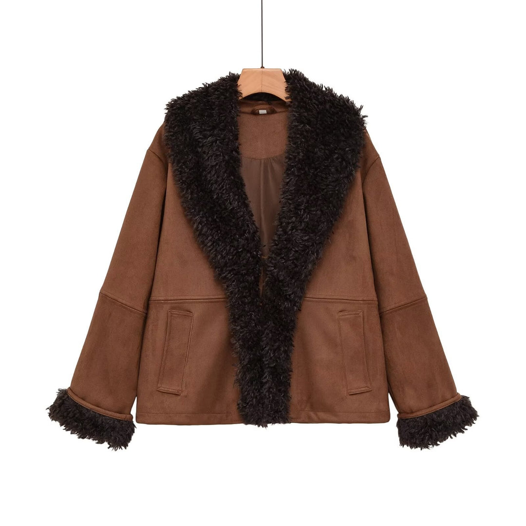 Damska krótka kurtka in lambskin look z voluminous shawl kołnierzem Lumaza
