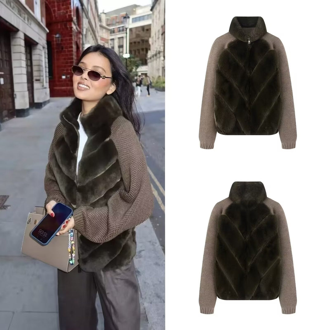 Damska krótka kurtka z Faux Fur Insert, Chunky dzianinowa rękawami i ze stójką Lumaza