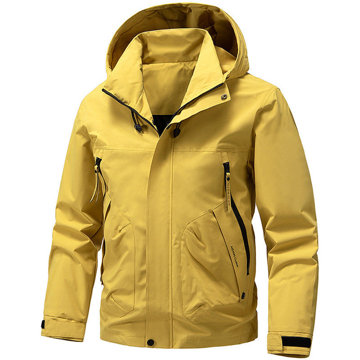 Męska oddychająca kurtka softshell outdoorowy z wiatroszczelna membrana, regulowany kapturem i zamkiem kieszeniami