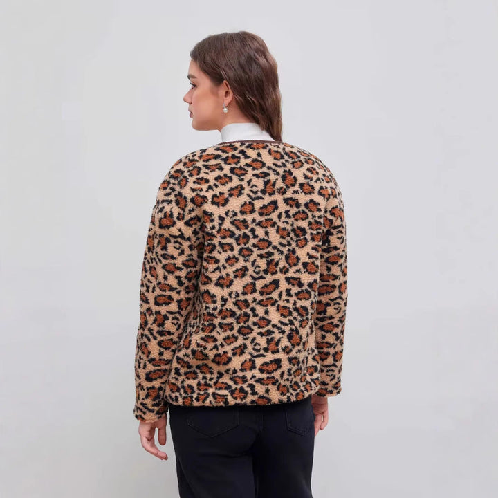 Damska krótka kurtka in teddy look z leopard print i guzikami closure Lumaza