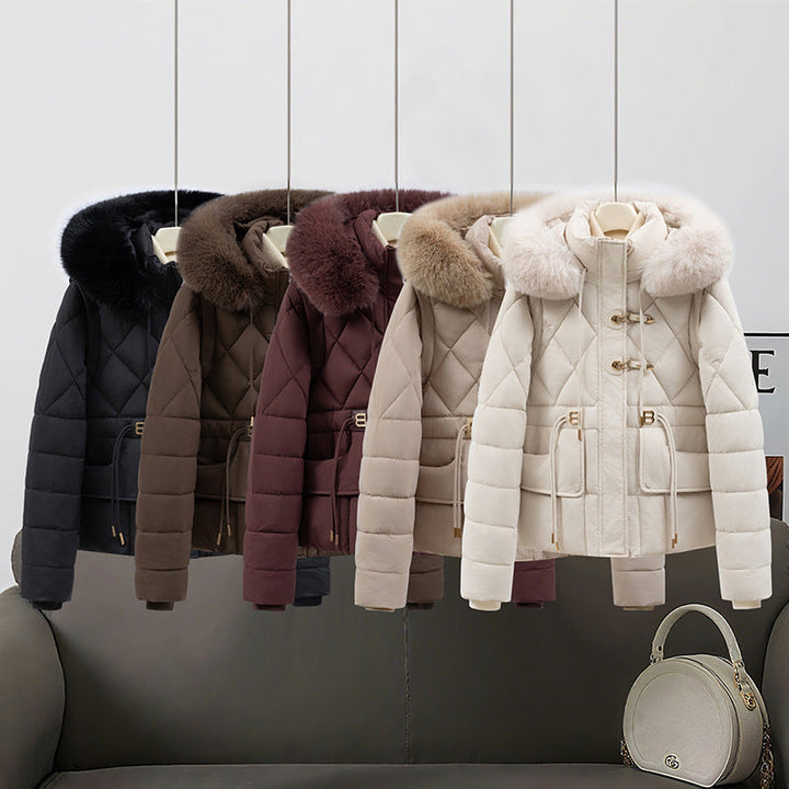 Damska krótka pikowana z kapturem kurtka z voluminous faux fur trim, ściągaczem waist, i klapką kieszeniami Lumaza