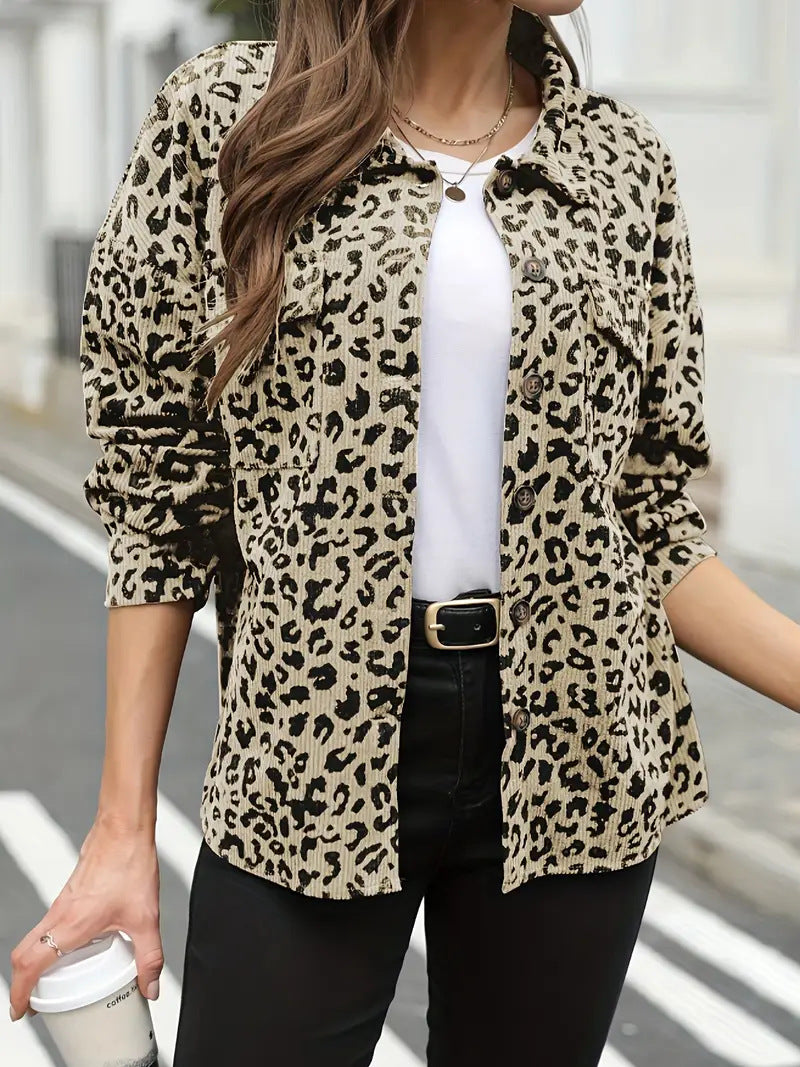 Damska oversize koszulowa kurtka in Cord Look z Leopard Print Lumaza