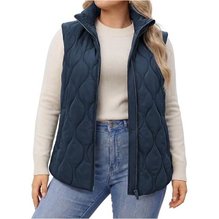 Damska pikowana kamizelka z wysokim kołnierzem, figure-flattering silhouette i side kieszeniami Lumaza