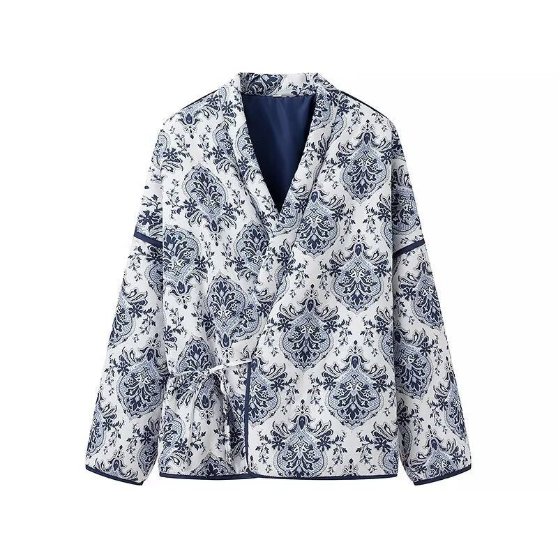 Damska pikowana kimono kurtka z OrnaMęskatal Jacquard Look i Contrasting Piping Lumaza