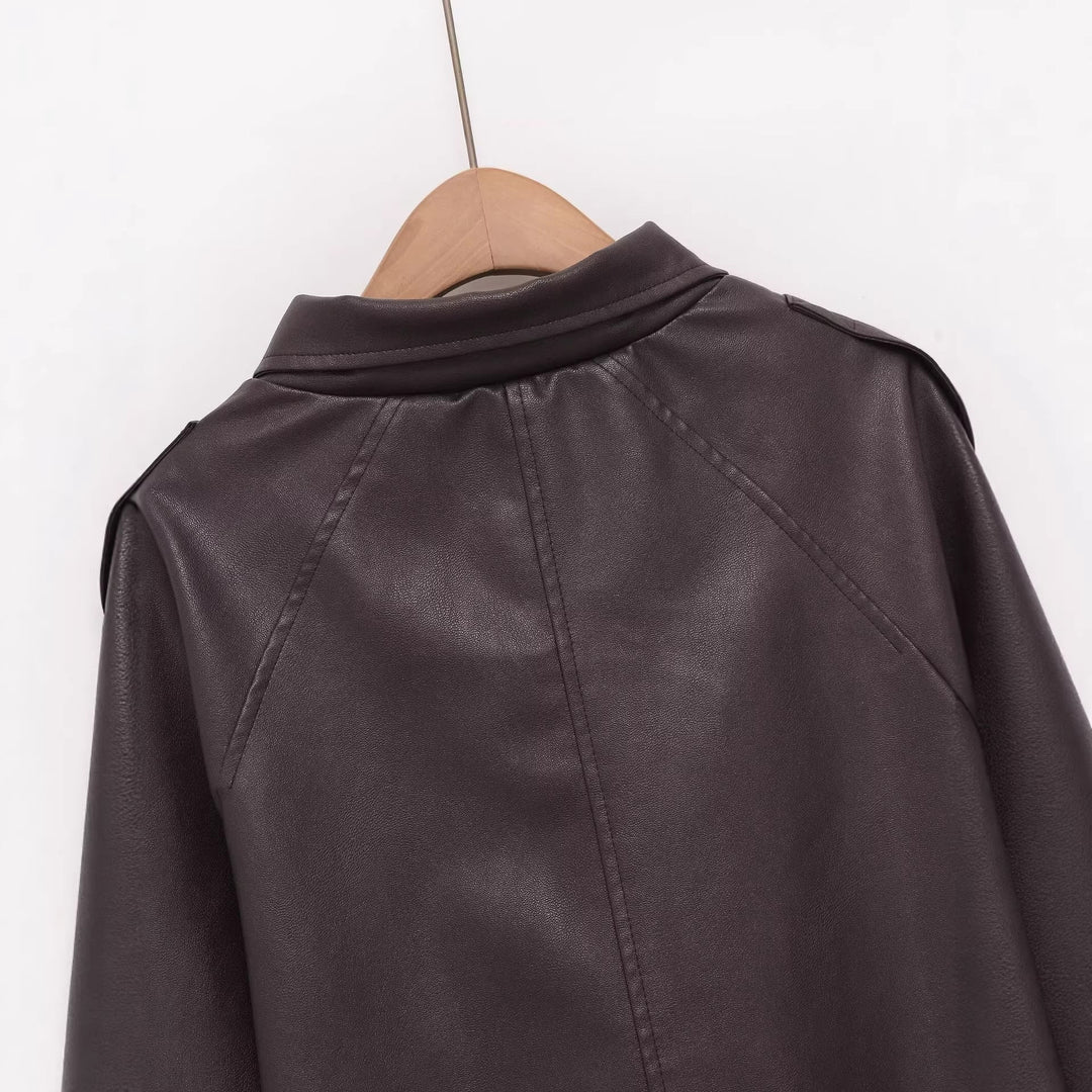 Damska krótka kurtka made of vegan skórzany wygląd in boxy oversize cut Lumaza