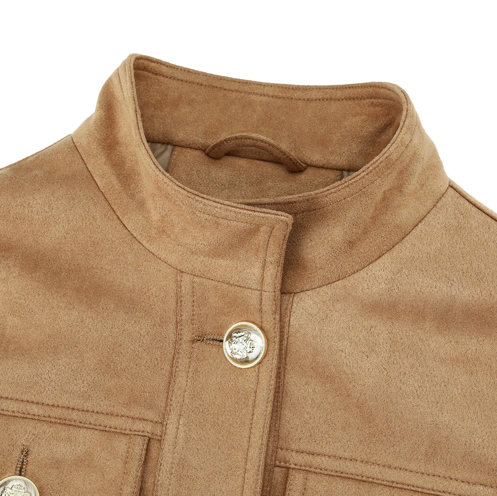 Damska krótka kurtka made of suede look z ze stójką i z naszywanymi kieszeniami Lumaza