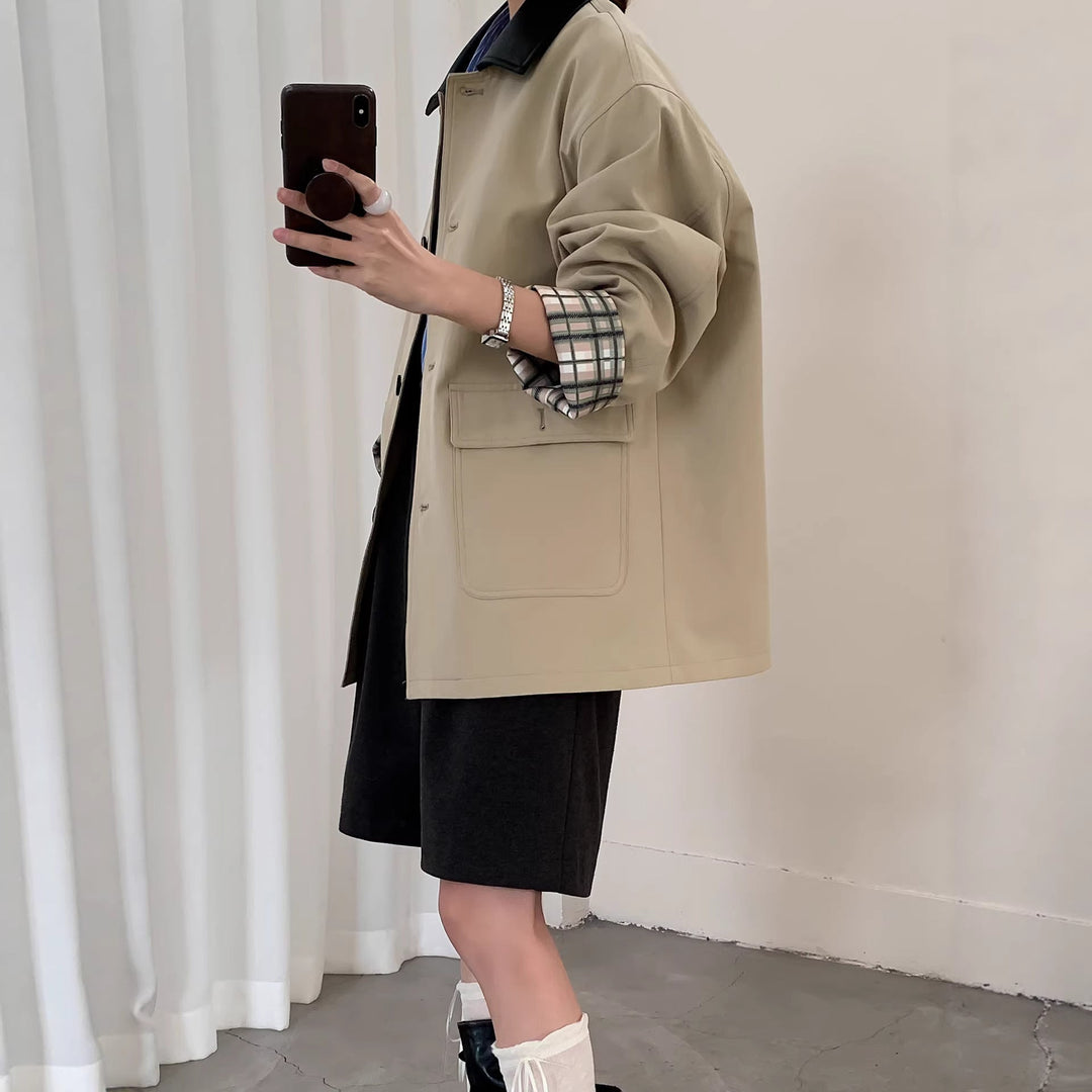 Damska krótka kurtka in Trench styl z Leather kołnierzem i Cuffable Checkered Cuffs Lumaza