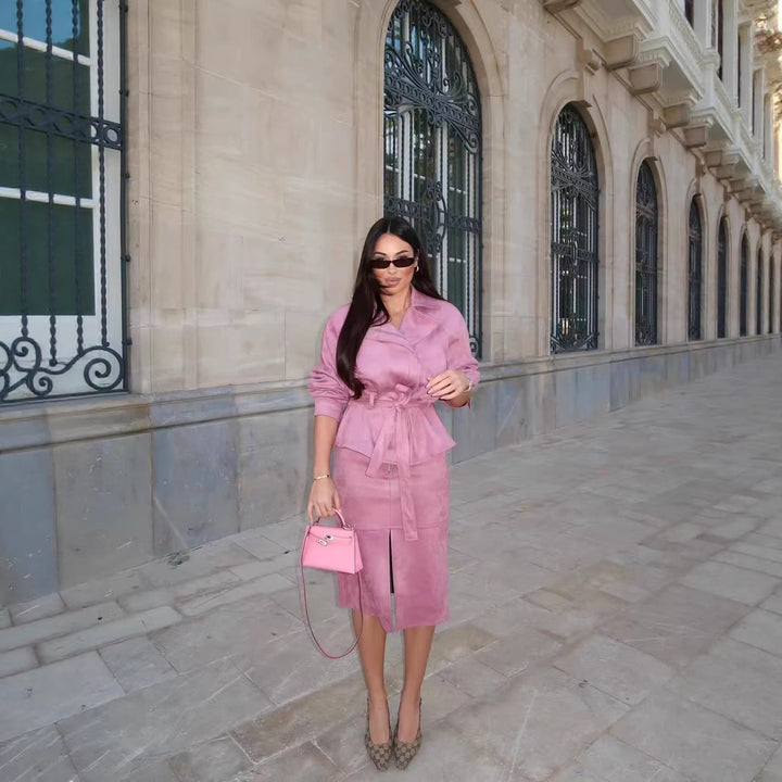 Damska krótka kurtka z belted Talia, asymmetrical lapel, i peplum Dół