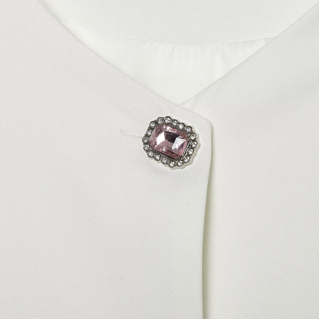 Damska krótka boxy kurtka z Decorative guzikami i Round Neckline Lumaza