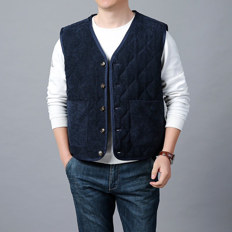 Męski sztruks kamizelka pikowana z V-neck, ocieplany stitching structure i naszywane kieszenie.
