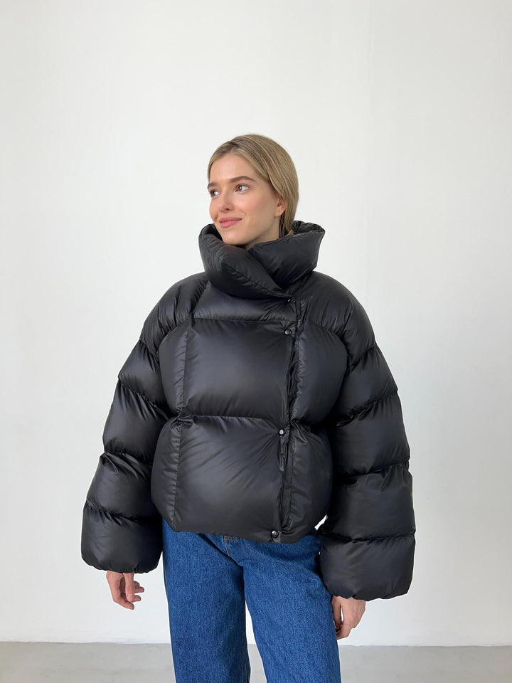 Damska extravagant oversize pikowana down kurtka z extra voluminous hood Lumaza