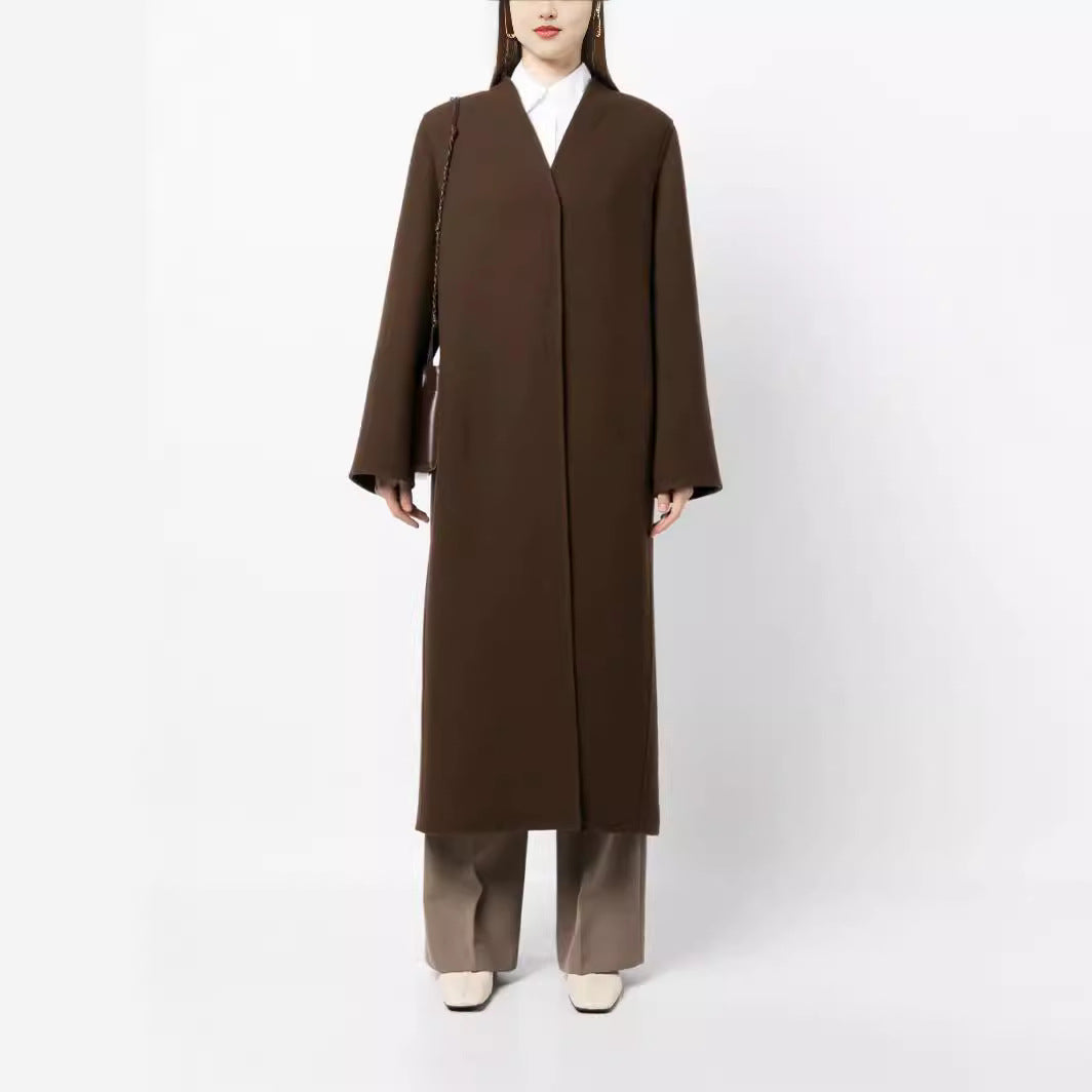Damska Maxi-Length Minimalist płaszcz z Concealed przodem i boxy na ramiona Lumaza
