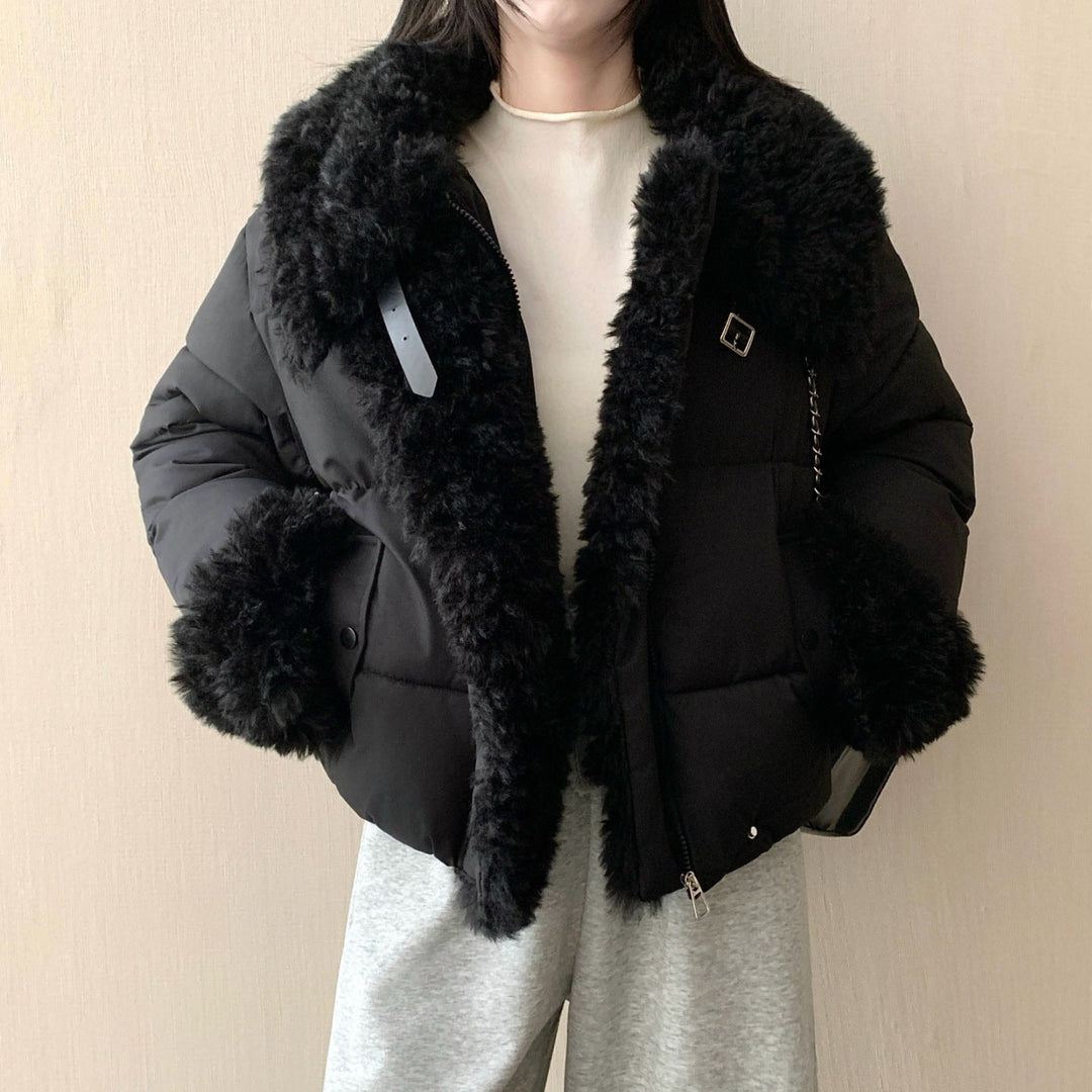 Damska krótka oversize puchowa kurtka z teddy lining, lapel kołnierzem i buckle closure Lumaza