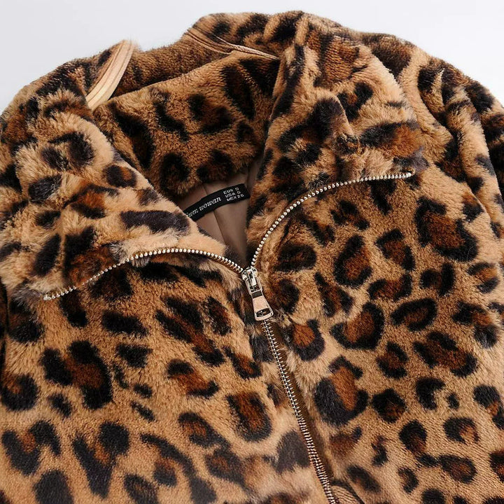 Damska faux fur kurtka z leopard print, full zamkiem i elastic dołem Lumaza