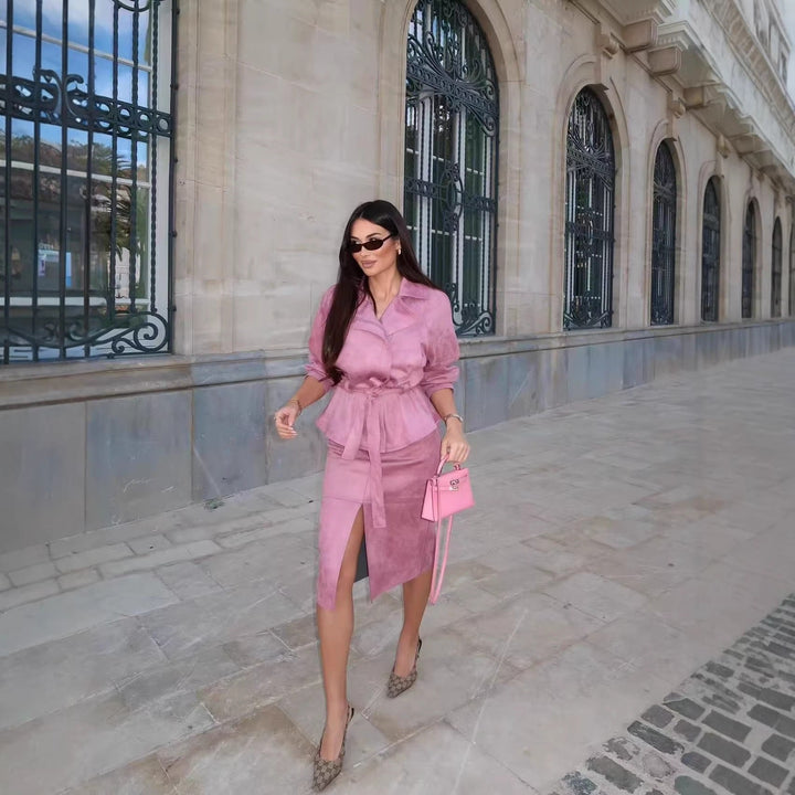 Damska krótka kurtka z belted Talia, asymmetrical lapel, i peplum Dół