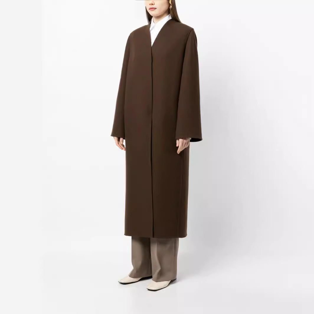 Damska Maxi-Length Minimalist płaszcz z Concealed przodem i boxy na ramiona Lumaza