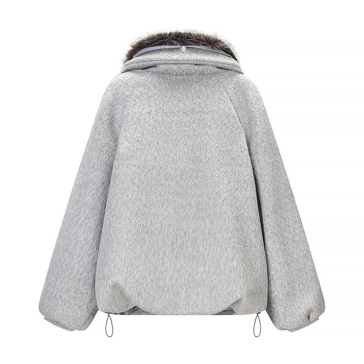 Damska krótka kurtka made of faux fur in oversize cut z voluminous faux fur kołnierzem Lumaza