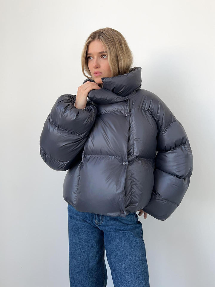 Damska extravagant oversize pikowana down kurtka z extra voluminous hood Lumaza