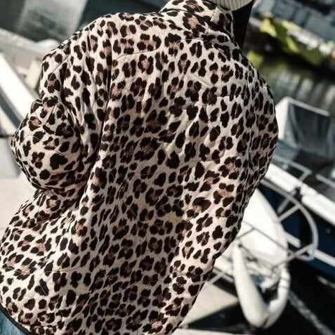 Damska Lined krótka kurtka in Leopard Print z Shawl kołnierzem i Piping Lumaza