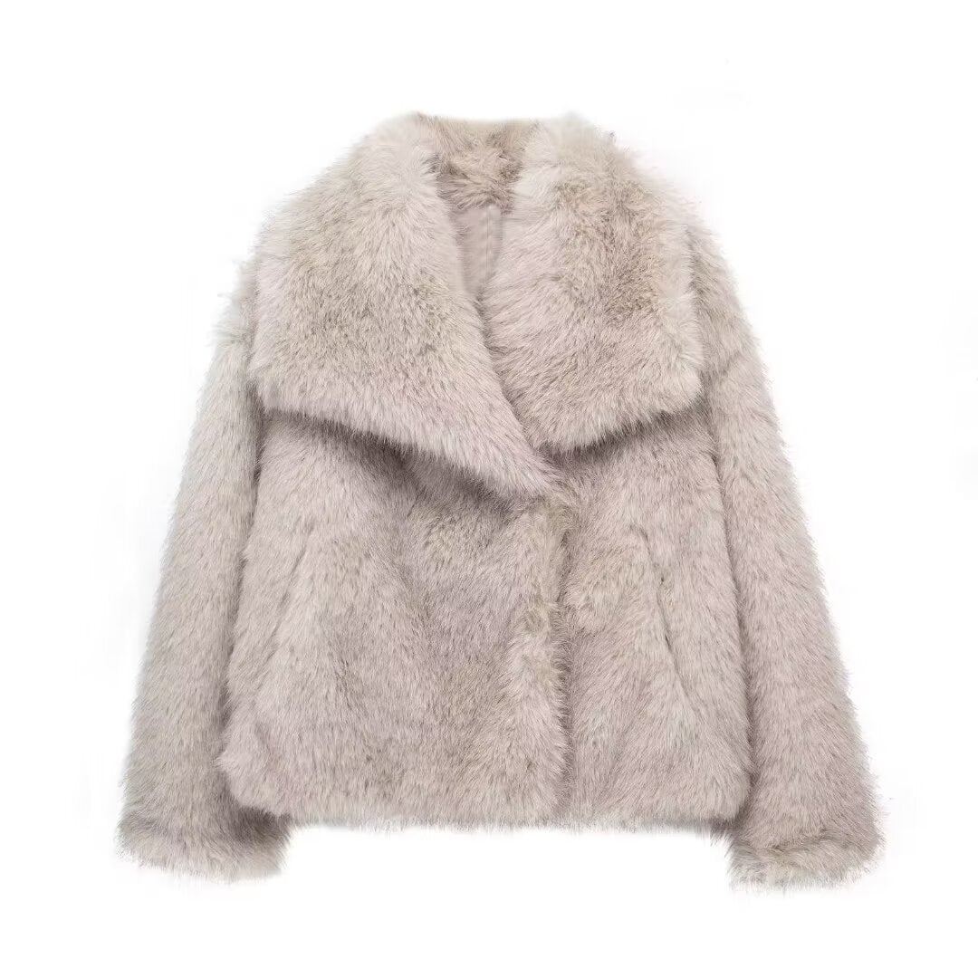 Damska krótka Faux Fur kurtka z Voluminous Shawl kołnierzem Lumaza