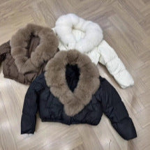 Damska krótka pikowana krótka puchowa kurtka z voluminous faux fur kołnierzem Lumaza