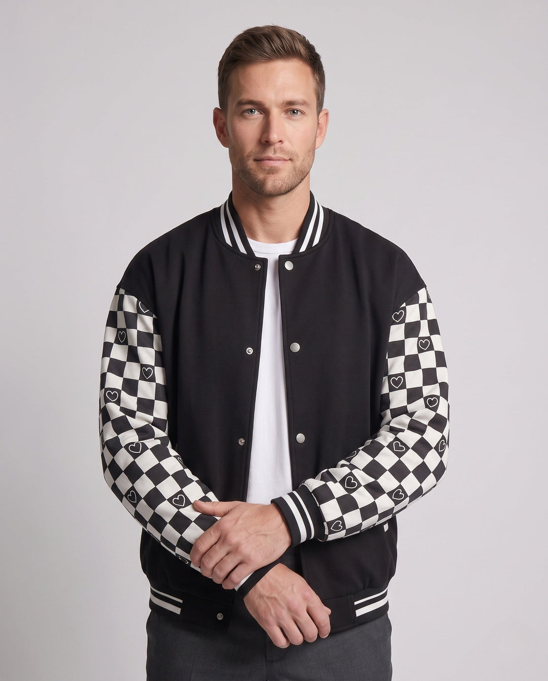 Męska Oversize bomberka kurtka w Varsity styl z Checkered wzór rękawy i w paski prążkowanymi mankietami