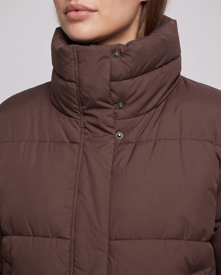 Damska boxy krótka pikowana kurtka z extra high hood trim i soft cuffs