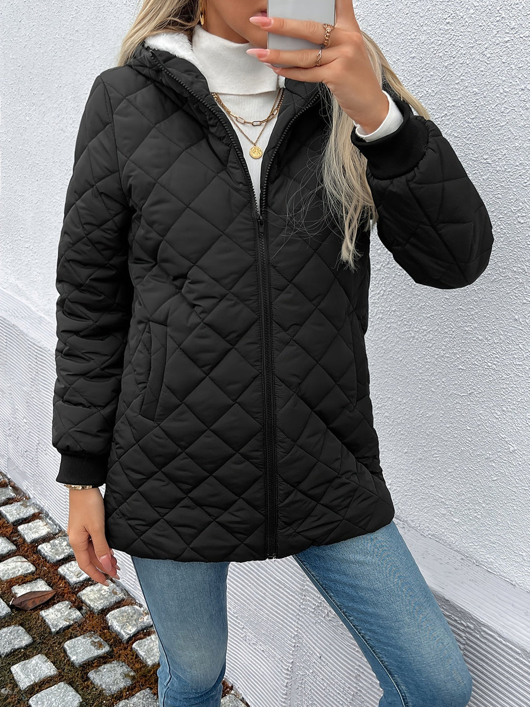 Damska pikowana Puffer kurtka z zamkiem i imitacja Fur Lwwg