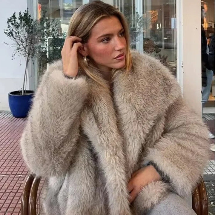 Ciepła płaszcz w imitacja Fur dla kobiet